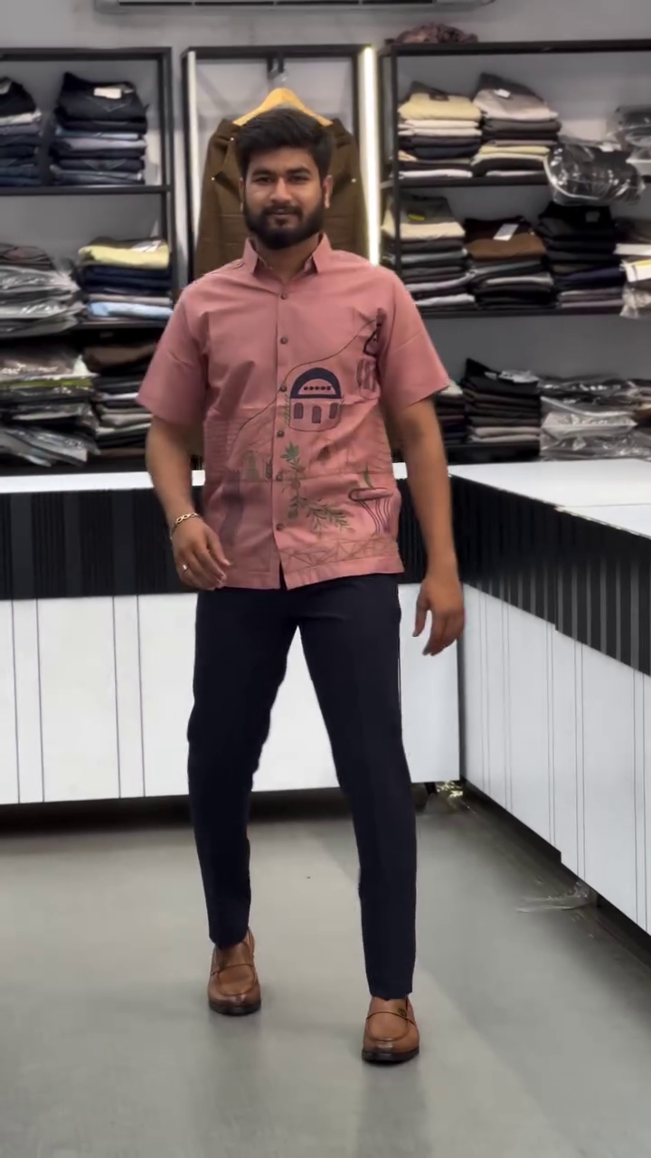 Men Spread Collar Graphic Printed Cotton Boxy Casual Shirt - Image 2