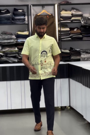 Men Spread Collar Graphic Printed Cotton Boxy Casual Shirt