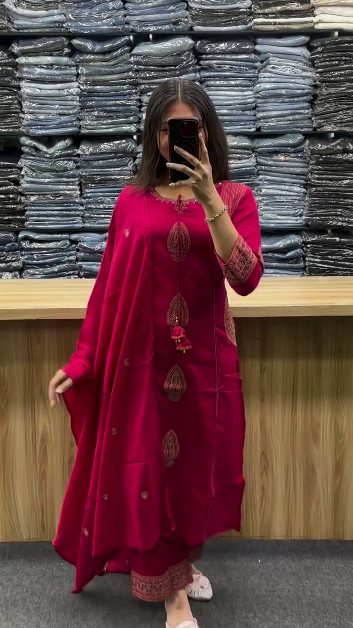 Women’s Elegant Long Kurti Pant and Dupatta Set - Image 2