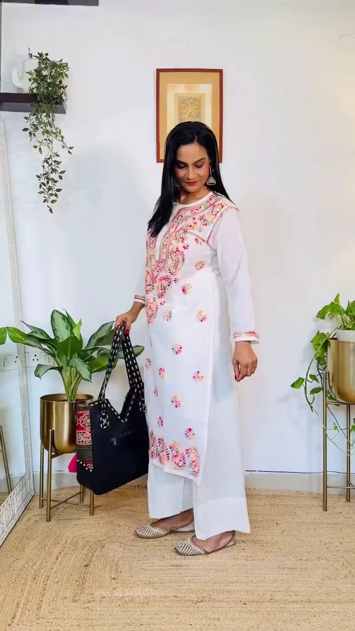 Elegant Women’s Hand Embroidered Chikankari Kurta - Image 5